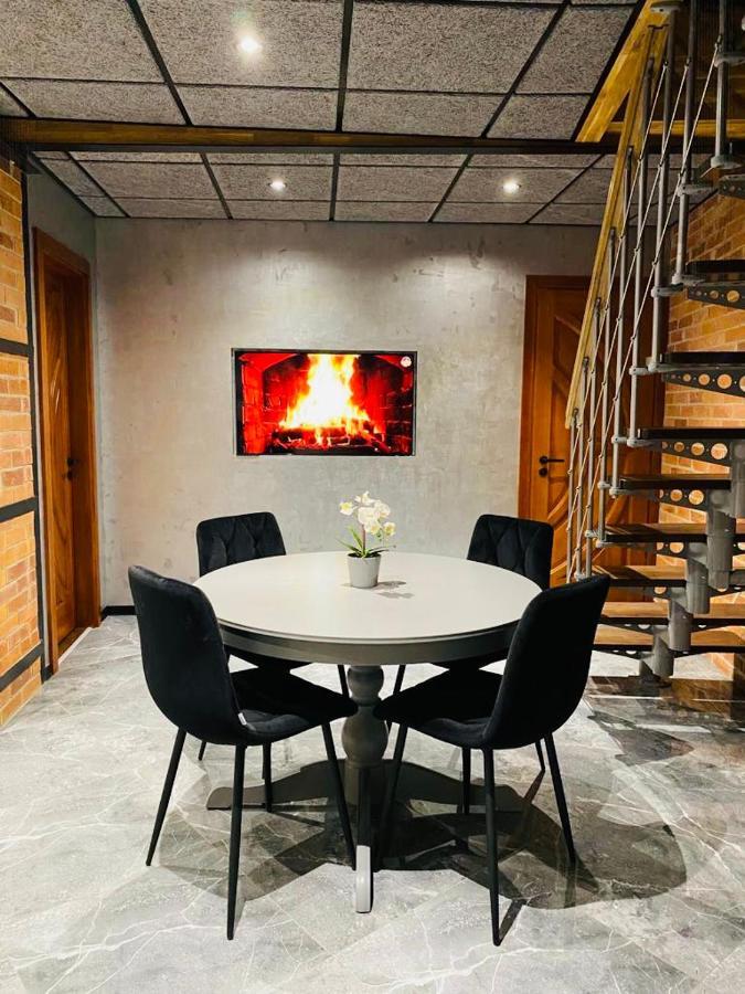 Apartament Brivibas - Stones, Free Privat Parking, Free Wifi, Self Check-in *